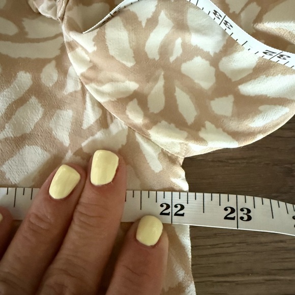 Vineyard Vines Blouse • Women’s large - Picture 7 of 8